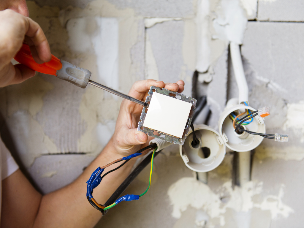 Commercial Electrician