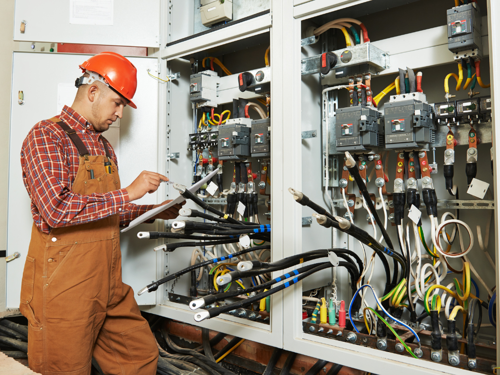 How to Communicate Effectively with Emergency Electricians 